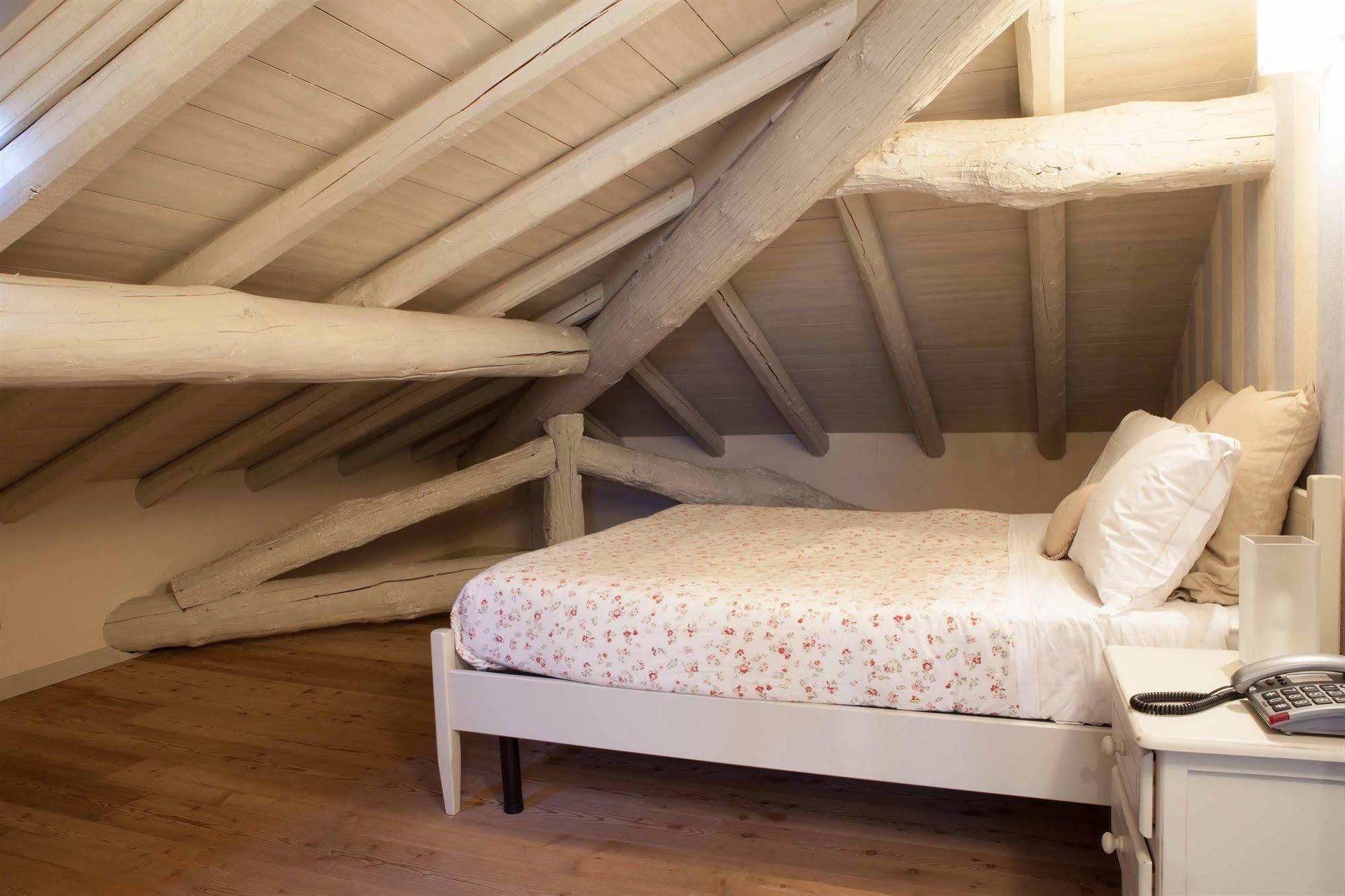 Regina Teodolinda Suites Laglio Exteriér fotografie